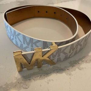 Michael’s Kors belt size medium - New